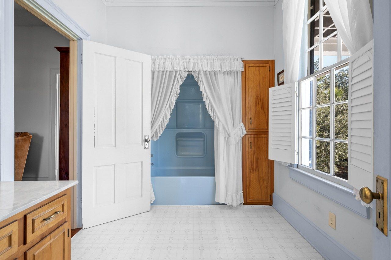 927 Fishburne Road Photo 50