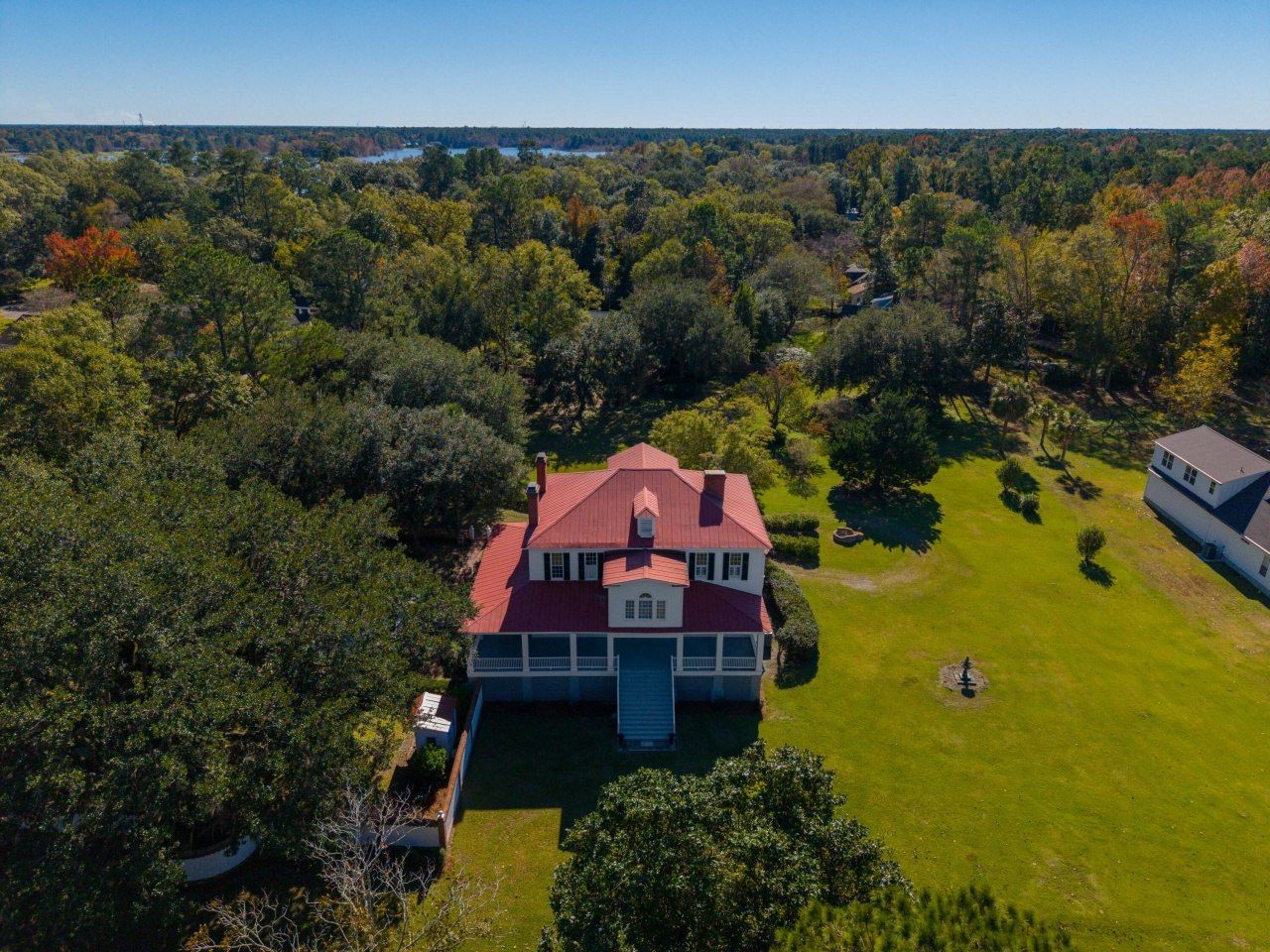 927 Fishburne Road Photo 6