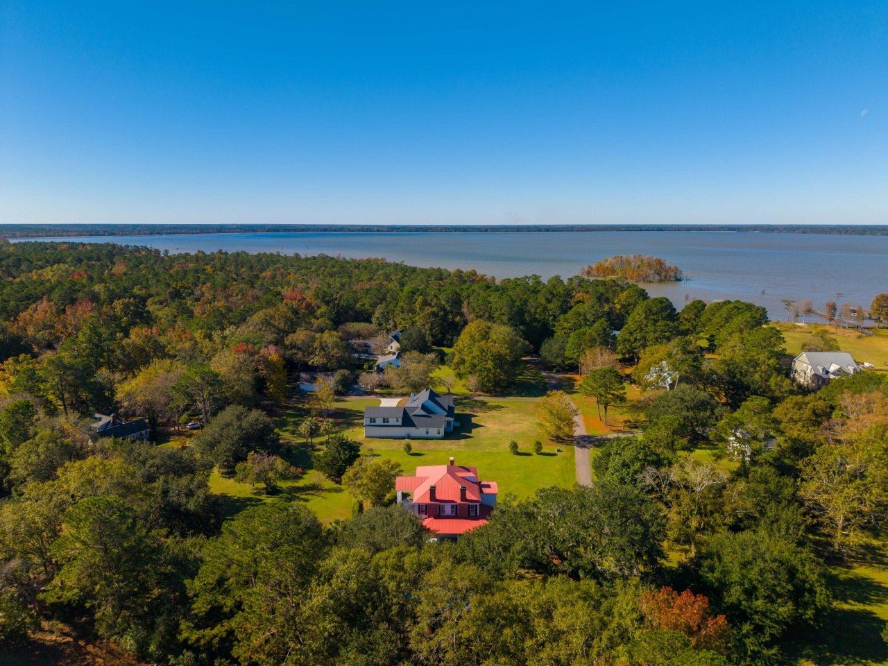 927 Fishburne Road Photo 7