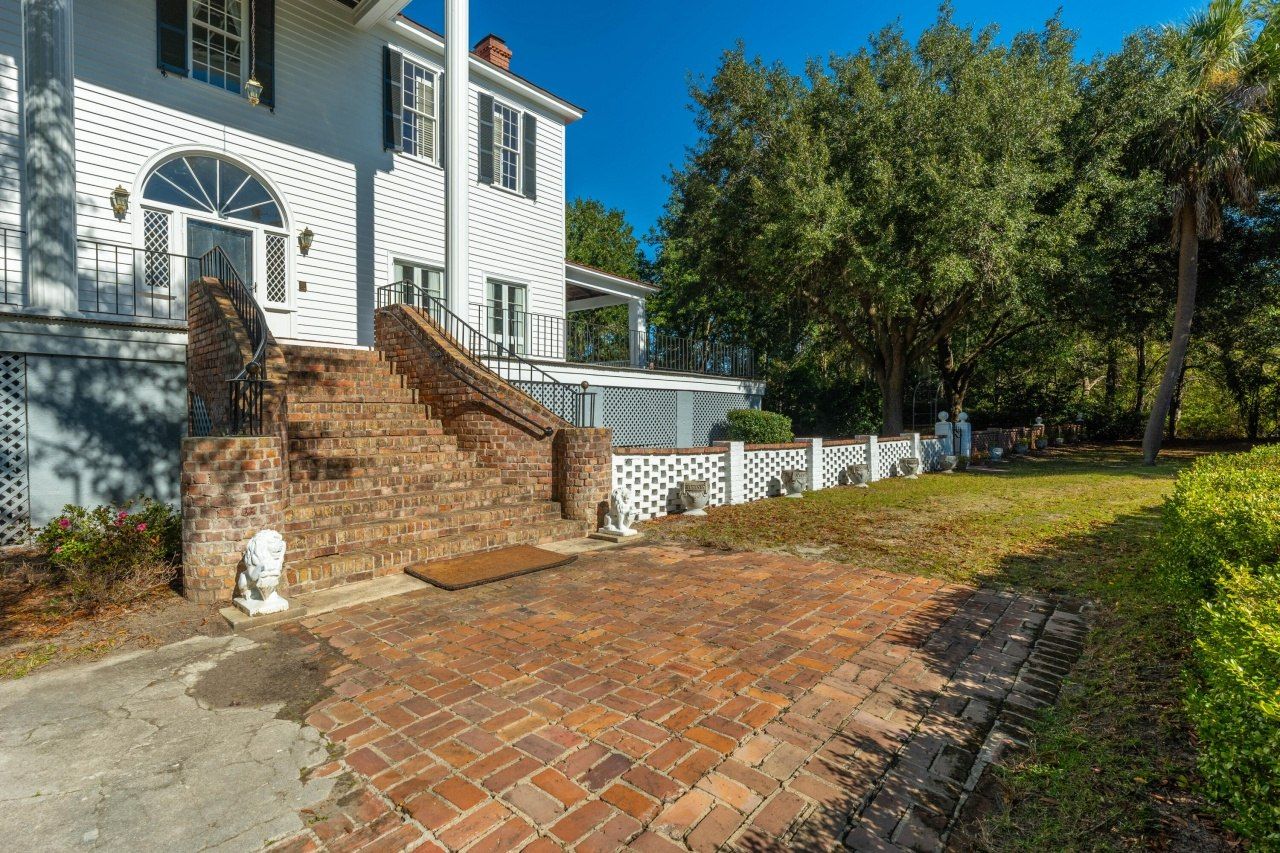 927 Fishburne Road Photo 9