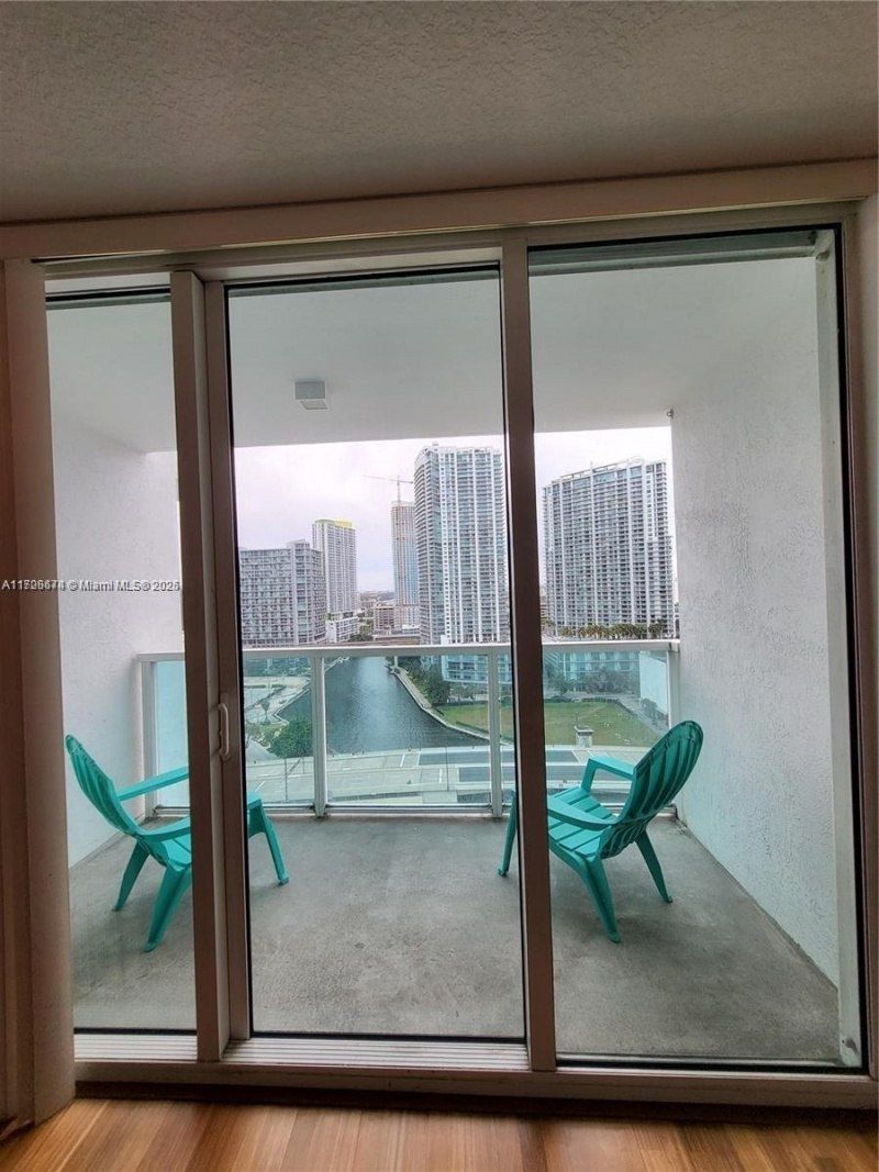 31 SE 5th St, Unit 2409, Miami, FL 33131 Photo