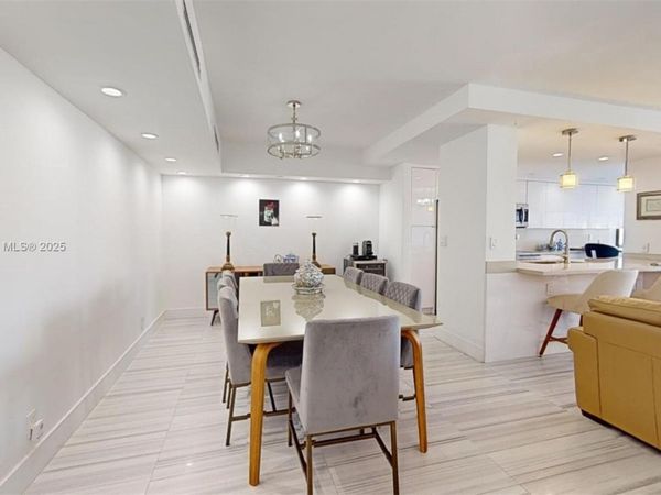 19667 Turnberry Way, Unit 14F, Aventura, FL 33180