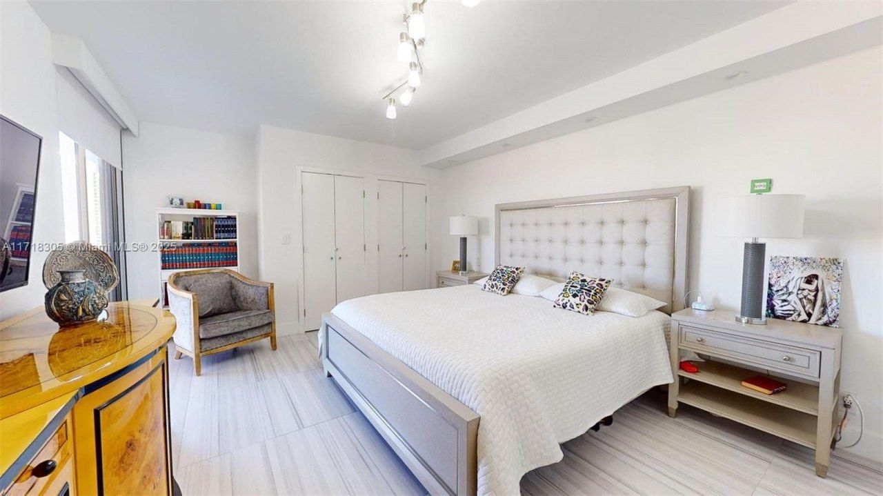 19667 Turnberry Way, Unit 14F, Aventura, FL 33180 Photo