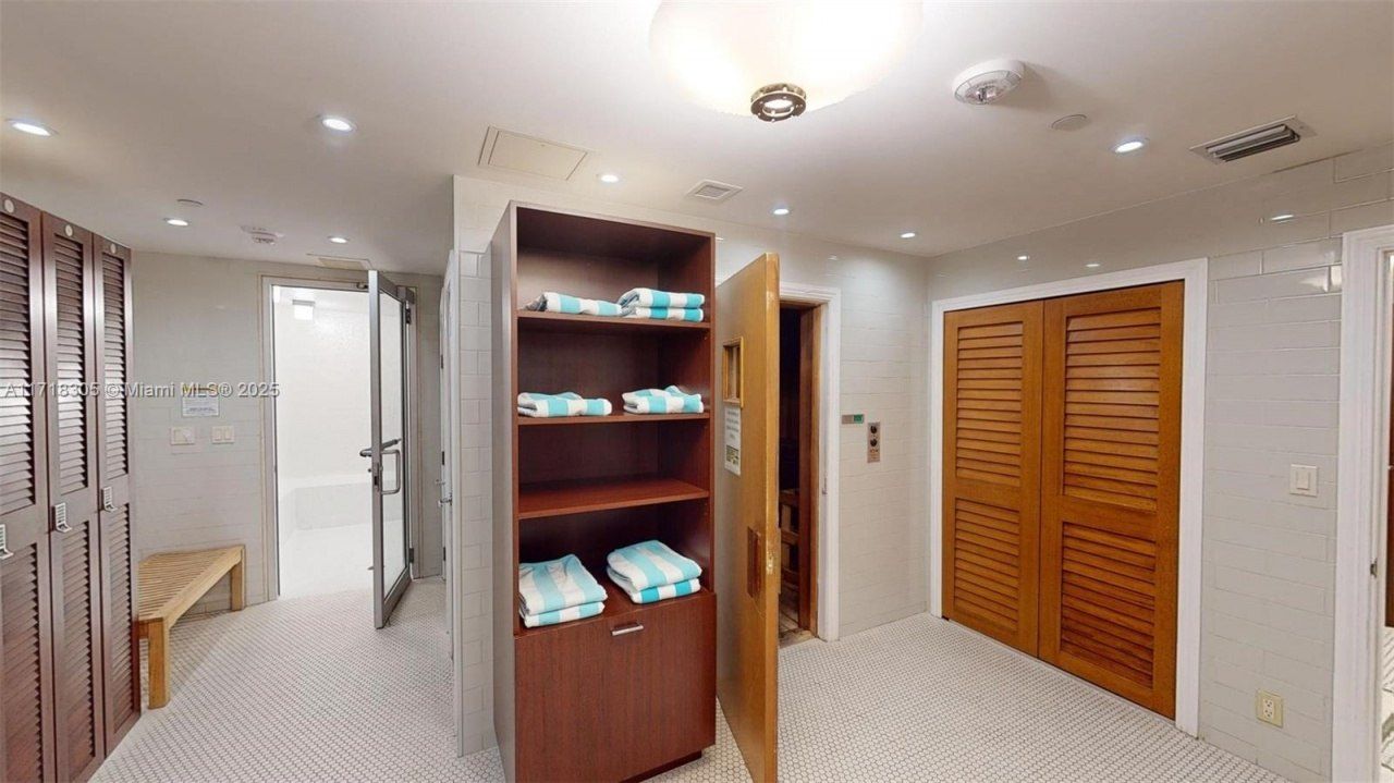 19667 Turnberry Way, Unit 14F, Aventura, FL 33180 Photo