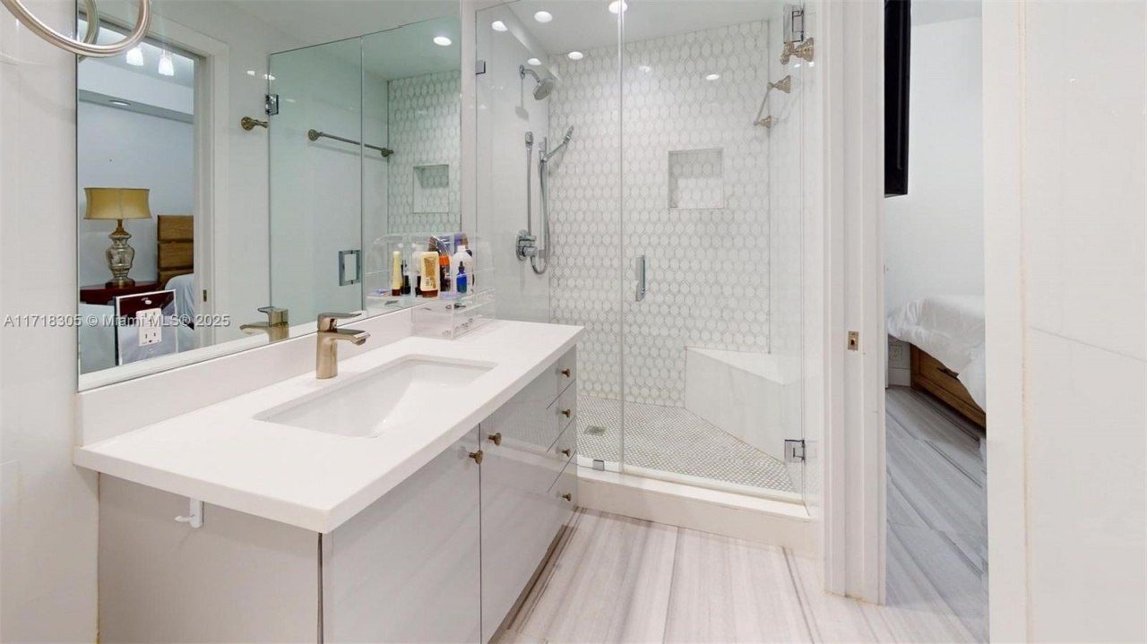 19667 Turnberry Way, Unit 14F, Aventura, FL 33180 Photo