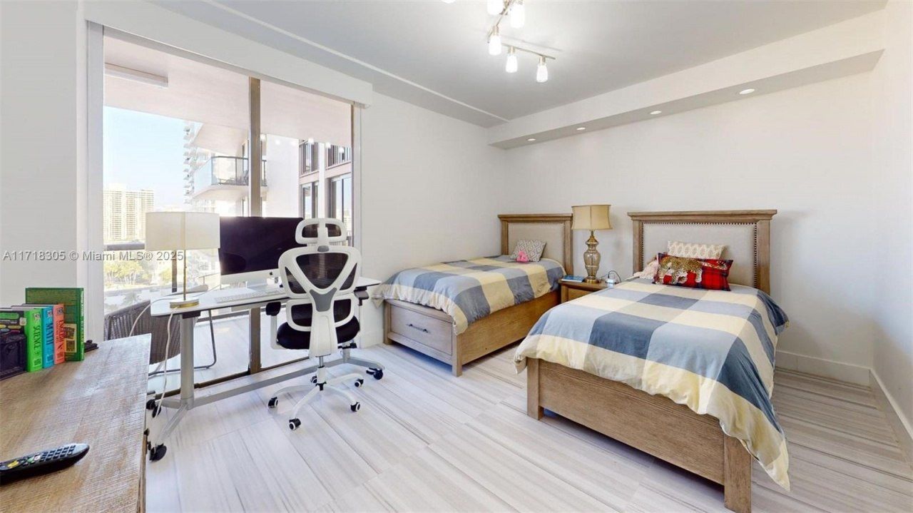 19667 Turnberry Way, Unit 14F, Aventura, FL 33180 Photo