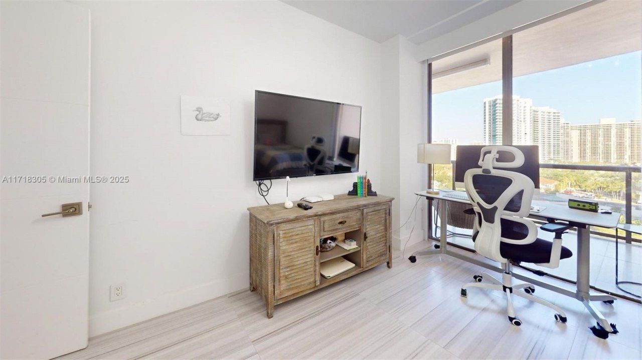 19667 Turnberry Way, Unit 14F, Aventura, FL 33180 Photo