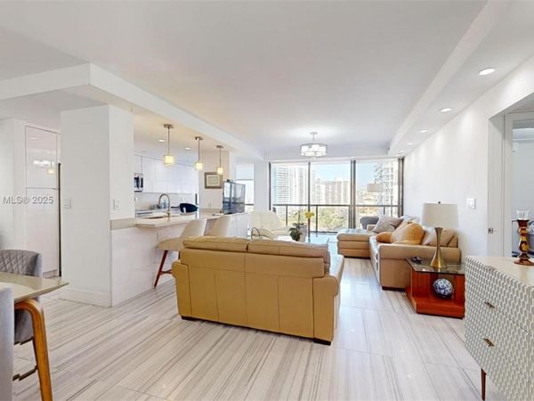 19667 Turnberry Way, Unit 14F, Aventura, FL 33180