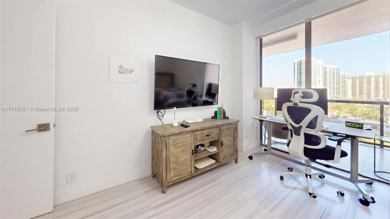 19667 Turnberry Way, Unit 14F, Aventura, FL 33180 Photo