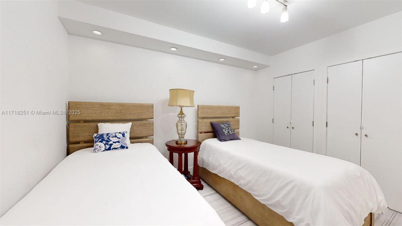 19667 Turnberry Way, Unit 14F, Aventura, FL 33180 Photo