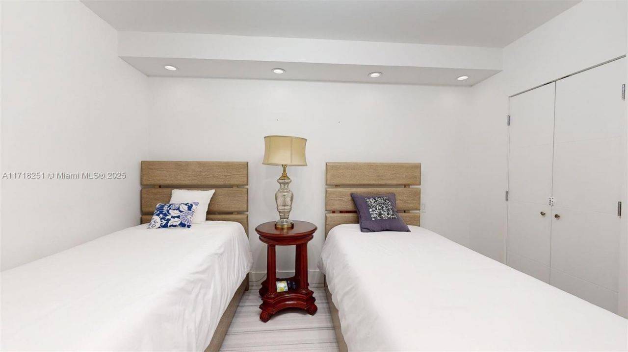 19667 Turnberry Way, Unit 14F, Aventura, FL 33180 Photo