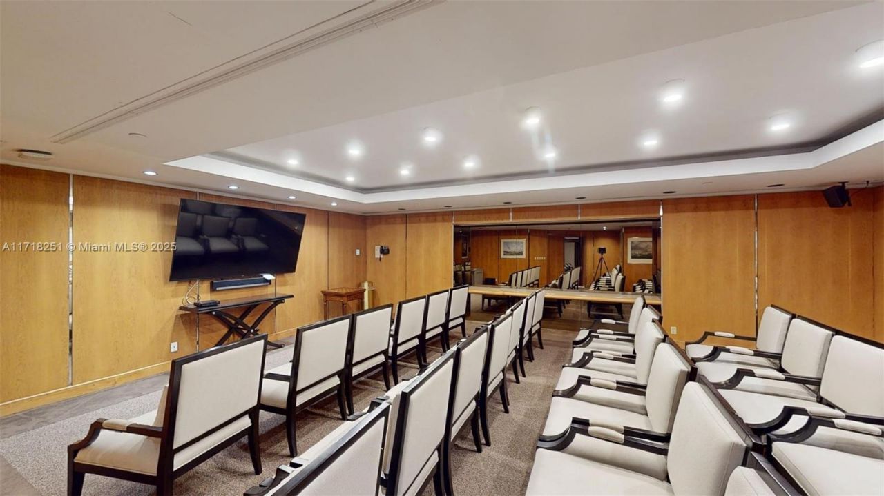 19667 Turnberry Way, Unit 14F, Aventura, FL 33180 Photo