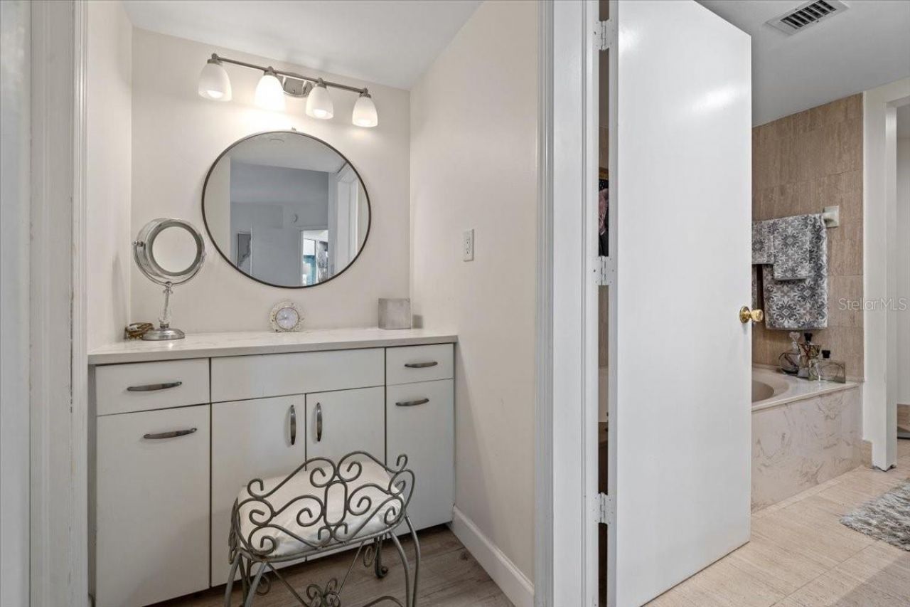 100 SE 5th Avenue, Unit 412, Boca Raton, FL 33432 Photo