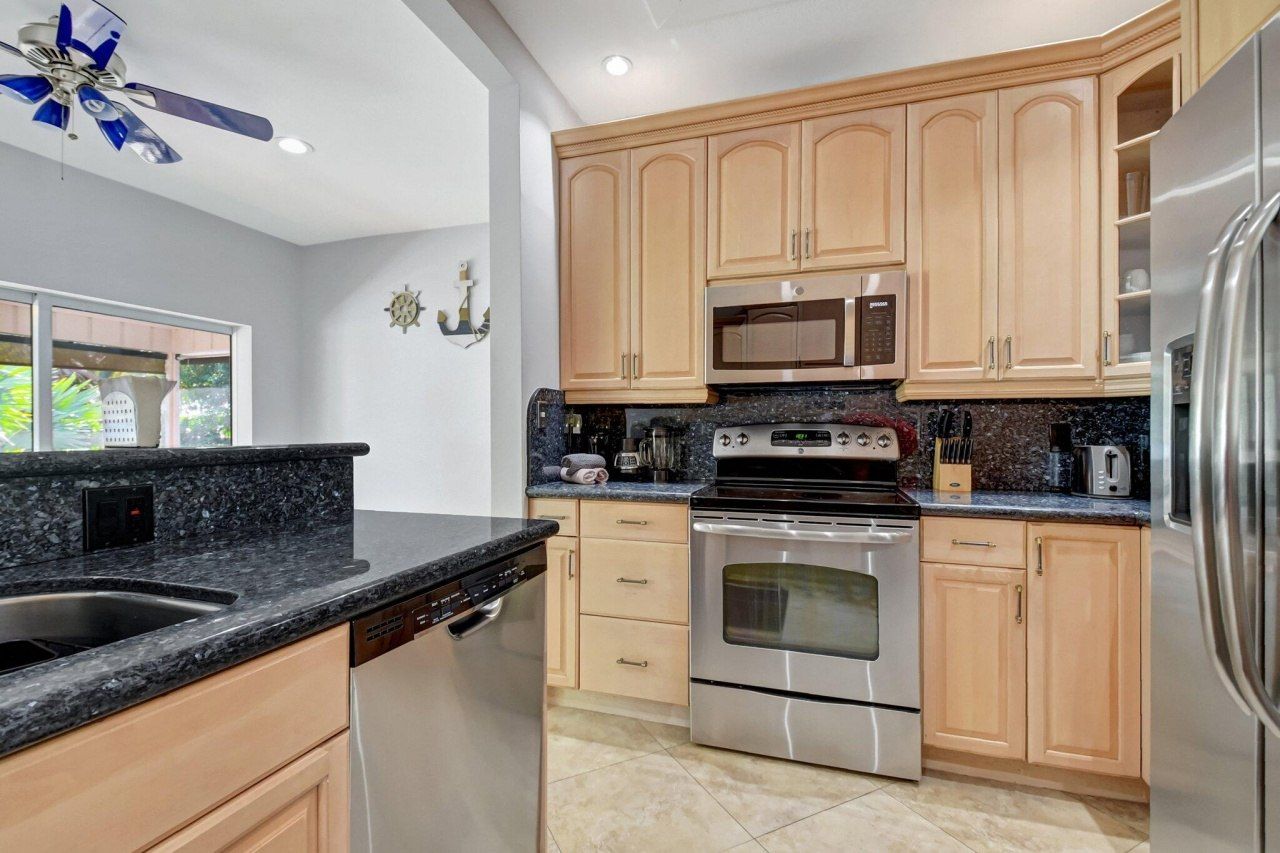 6604 Eastview Drive, Lake Worth, FL 33462 Photo