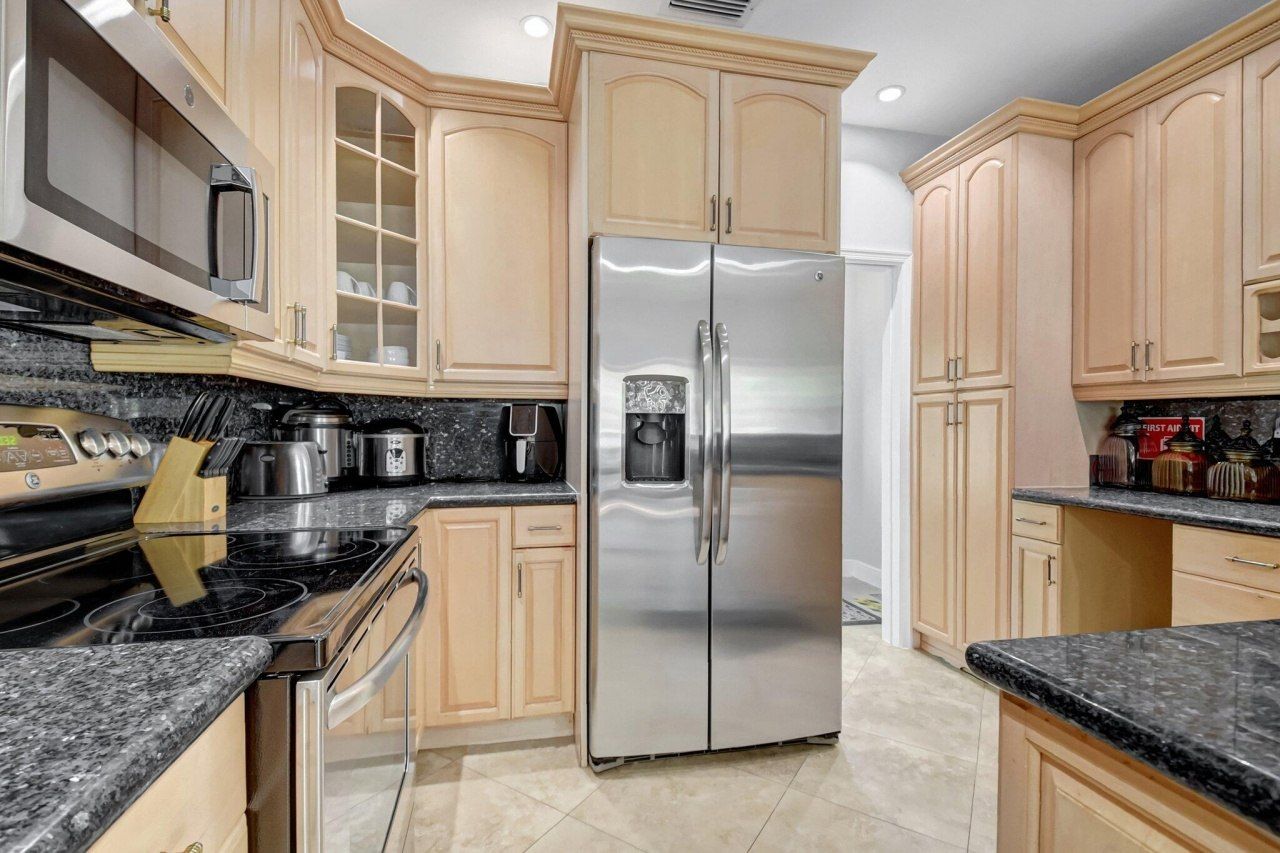 6604 Eastview Drive, Lake Worth, FL 33462 Photo