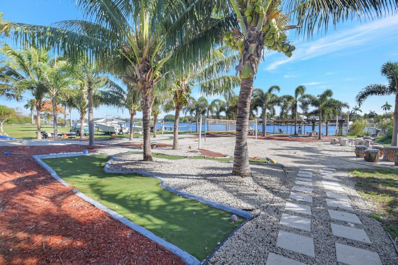 6604 Eastview Drive, Lake Worth, FL 33462 Photo