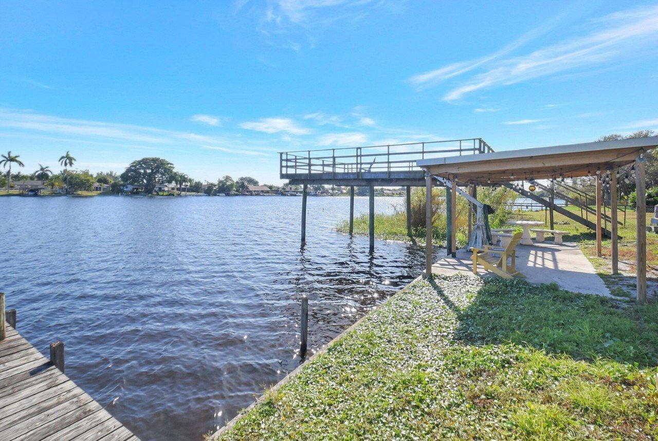 6604 Eastview Drive, Lake Worth, FL 33462 Photo