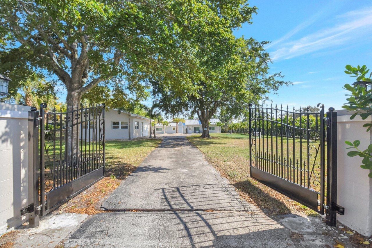 6604 Eastview Drive, Lake Worth, FL 33462 Photo