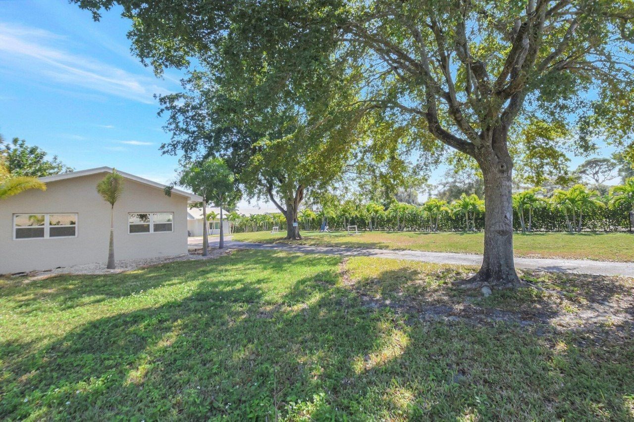 6604 Eastview Drive, Lake Worth, FL 33462 Photo