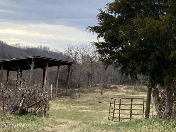 600 Flowers Gap Rd, Blackwater, VA 24221