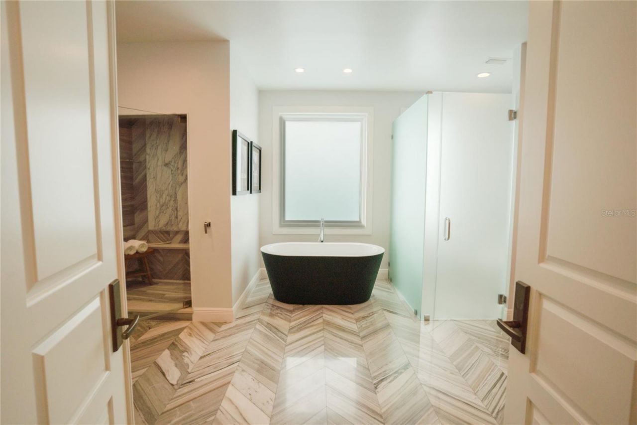 1541 Bay Point Drive, Sarasota, FL 34236 Photo