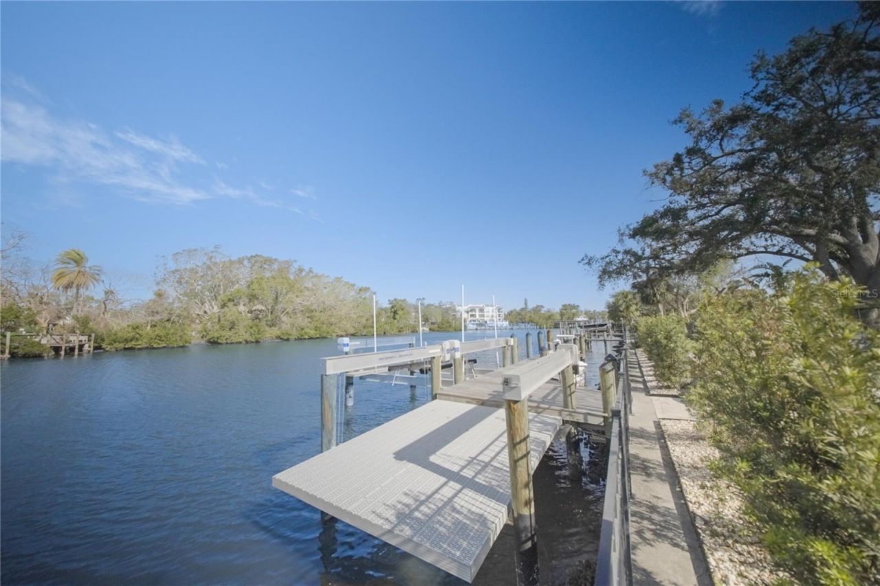 1541 Bay Point Drive, Sarasota, FL 34236 Photo