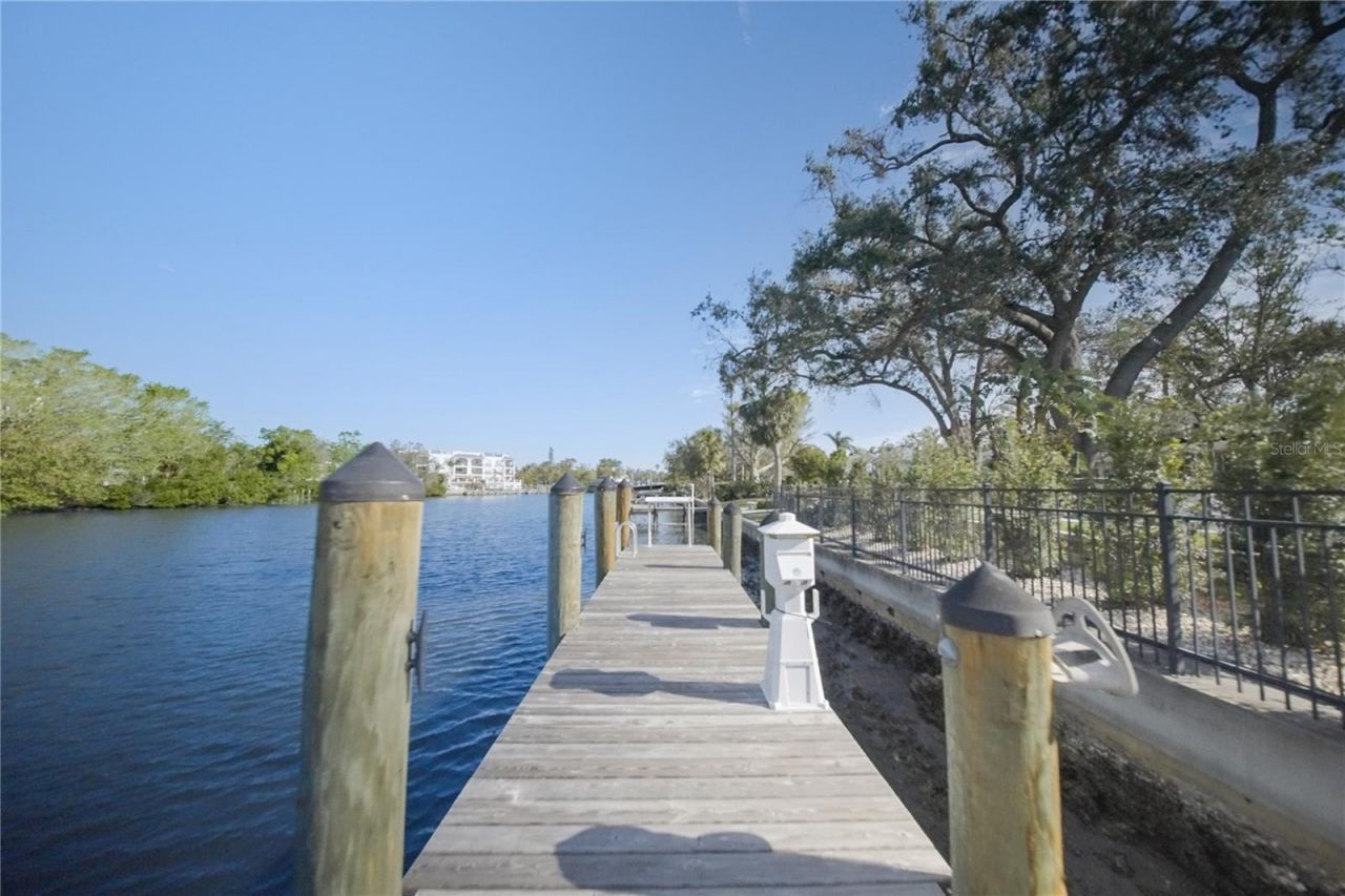 1541 Bay Point Drive, Sarasota, FL 34236 Photo