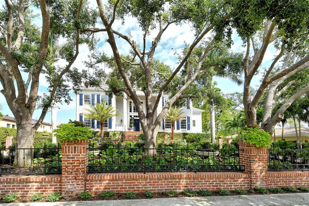 1541 Bay Point Drive, Sarasota, FL 34236 Photo