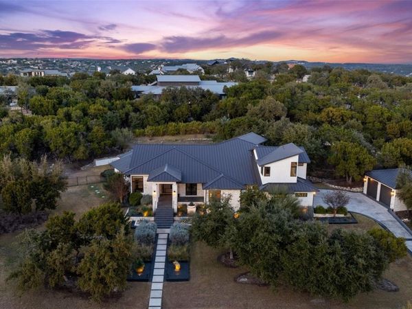 1817 Knights Chance LN, Spicewood, TX 78669