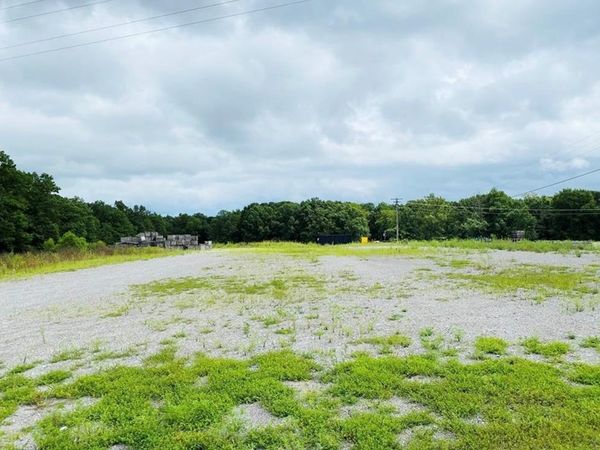 - Lake Drive, Jamestown, TN 38556