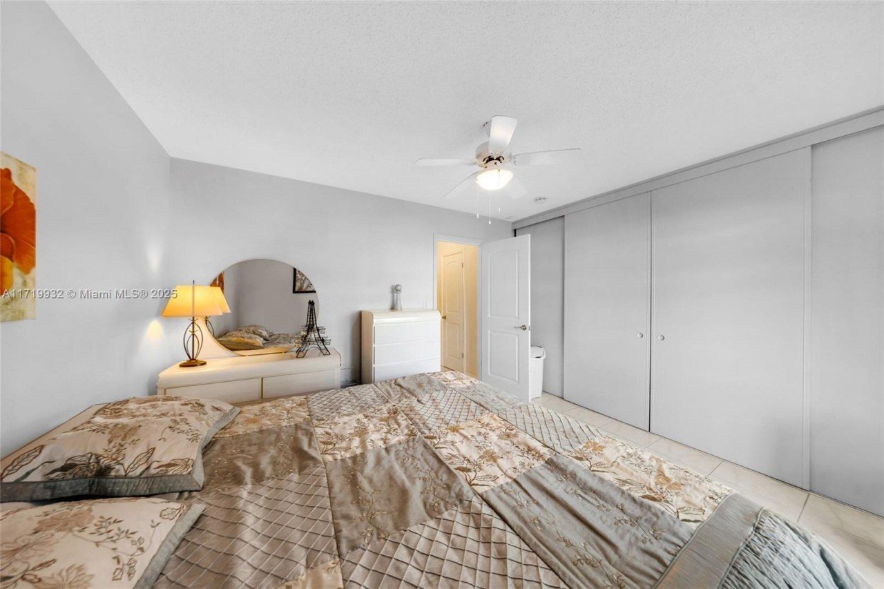 15610 NE 6th Ave, Unit 8D, Miami, FL 33162 Photo