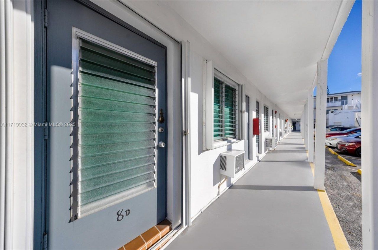 15610 NE 6th Ave, Unit 8D, Miami, FL 33162 Photo