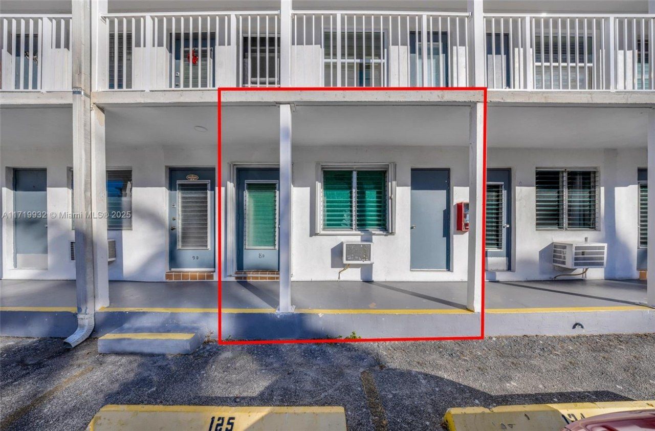 15610 NE 6th Ave, Unit 8D, Miami, FL 33162 Photo