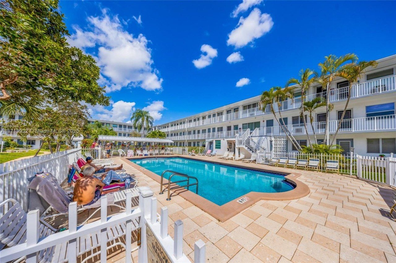 15610 NE 6th Ave, Unit 8D, Miami, FL 33162 Photo