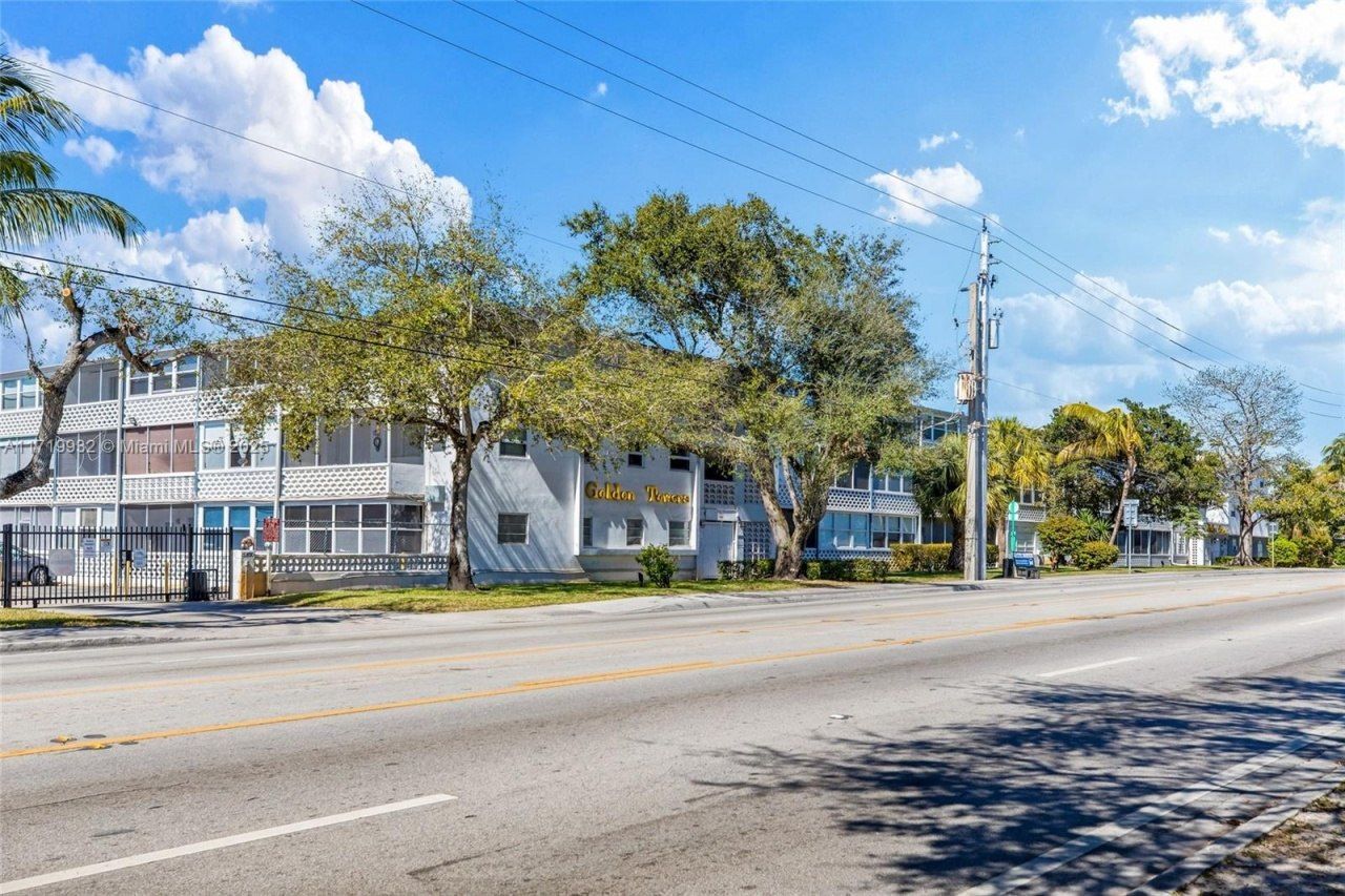 15610 NE 6th Ave, Unit 8D, Miami, FL 33162 Photo