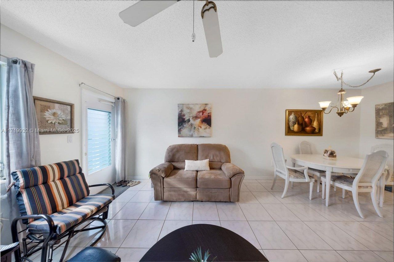 15610 NE 6th Ave, Unit 8D, Miami, FL 33162 Photo