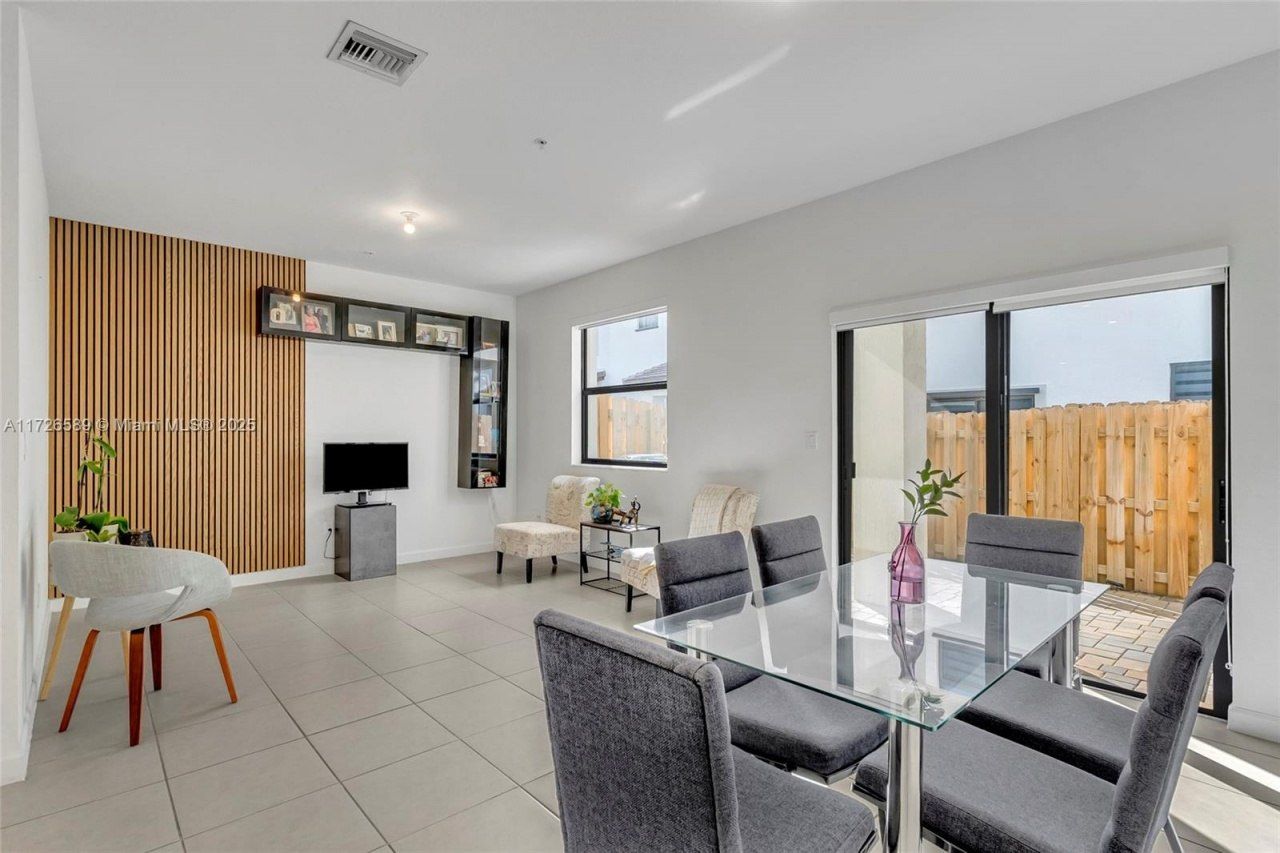 274 SW 159th Pl, Pembroke Pines, FL 33027 Photo