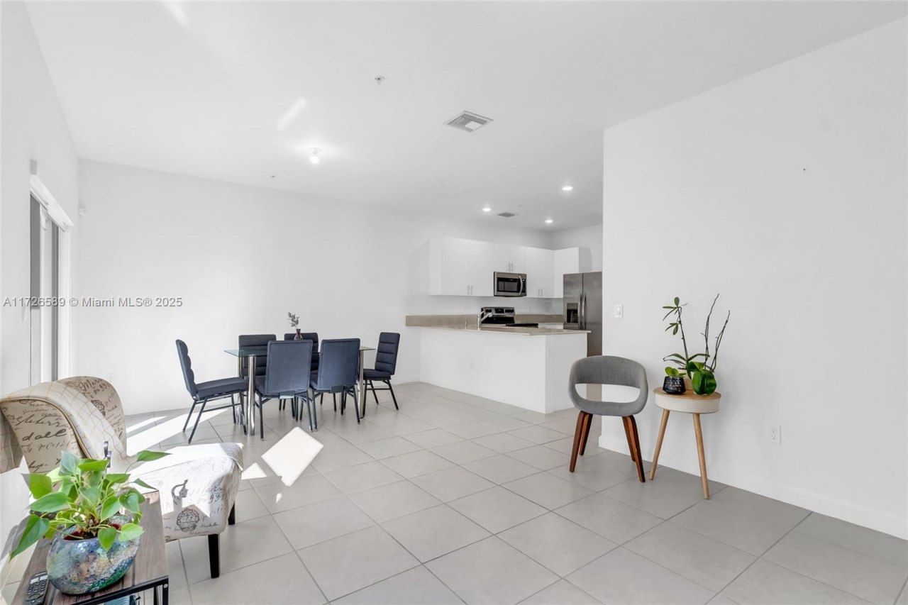 274 SW 159th Pl, Pembroke Pines, FL 33027 Photo