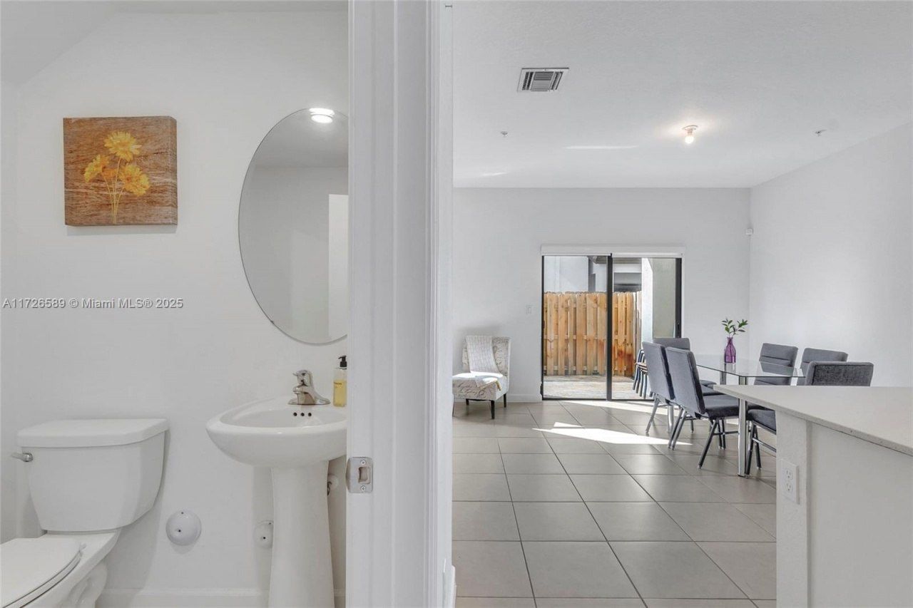 274 SW 159th Pl, Pembroke Pines, FL 33027 Photo