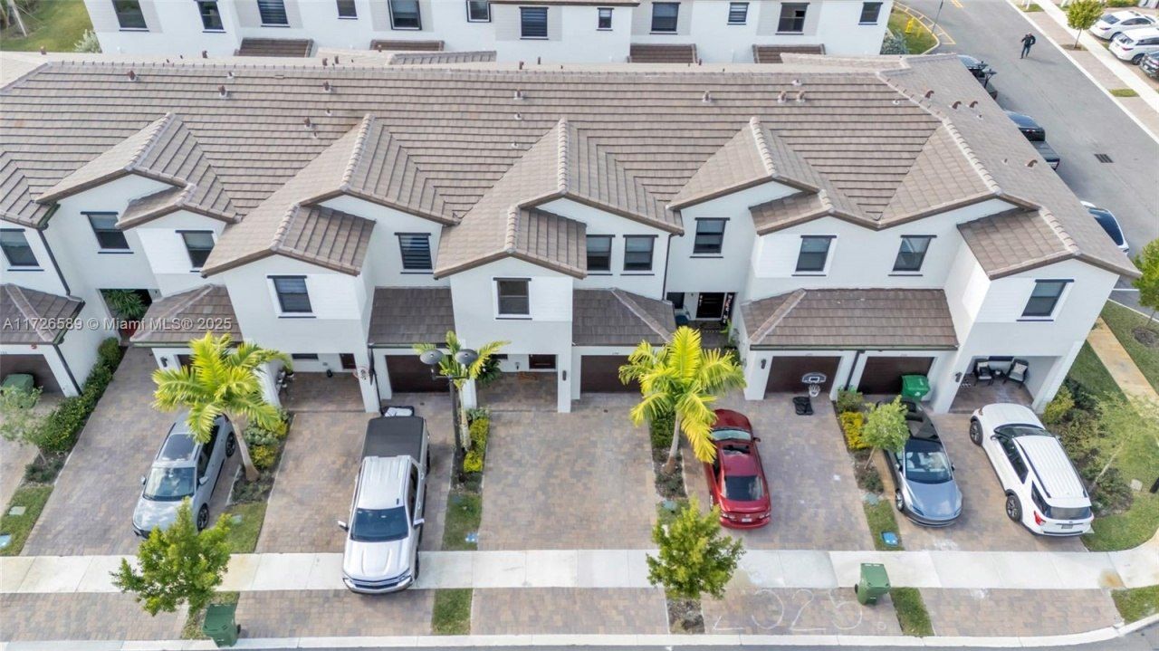 274 SW 159th Pl, Pembroke Pines, FL 33027 Photo