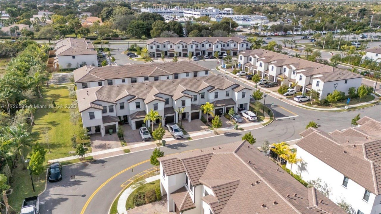 274 SW 159th Pl, Pembroke Pines, FL 33027 Photo