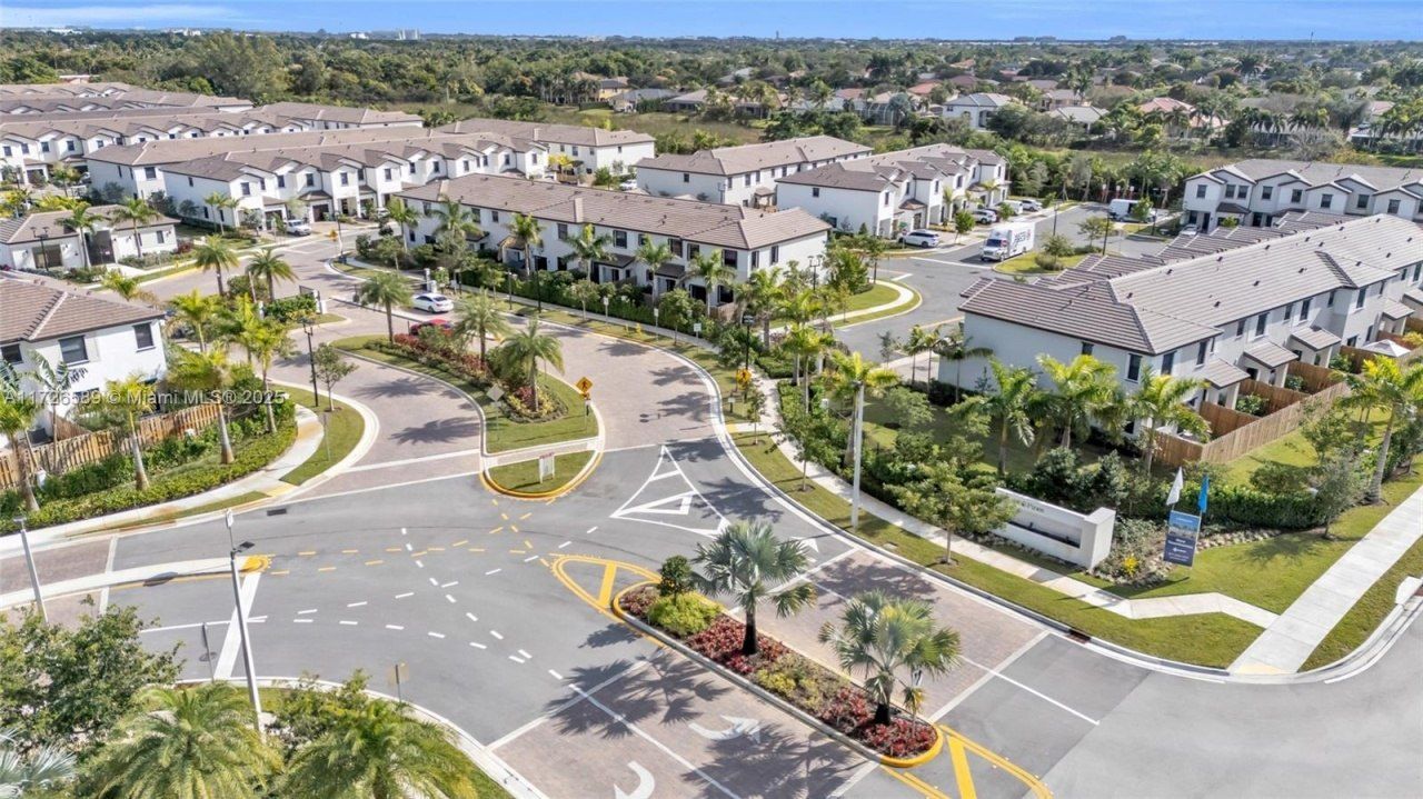 274 SW 159th Pl, Pembroke Pines, FL 33027 Photo