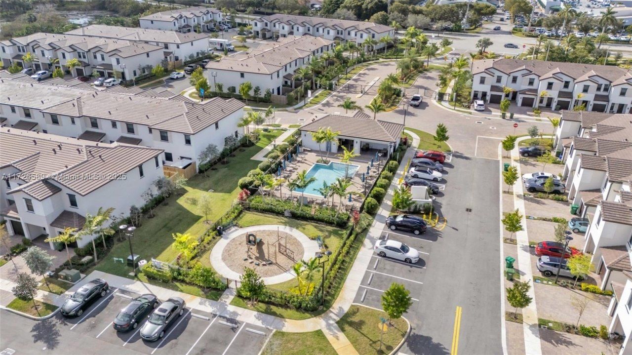 274 SW 159th Pl, Pembroke Pines, FL 33027 Photo