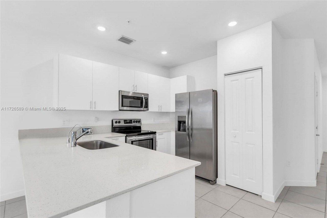 274 SW 159th Pl, Pembroke Pines, FL 33027 Photo