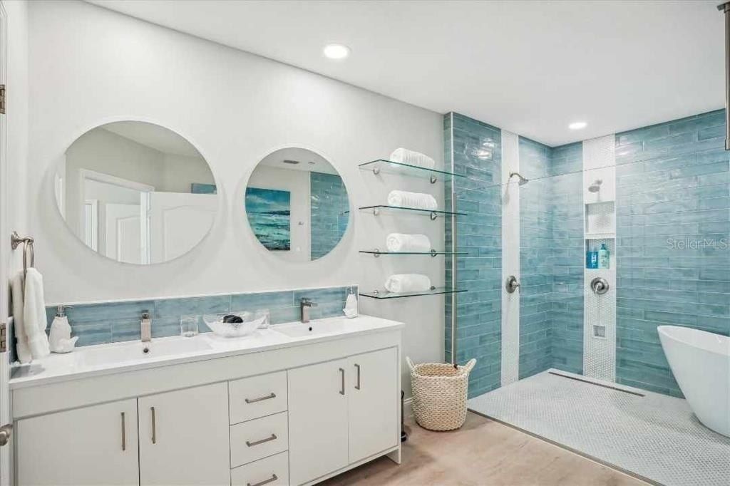 145 Brightwater Drive, Unit 2, Clearwater, FL 33767 Photo