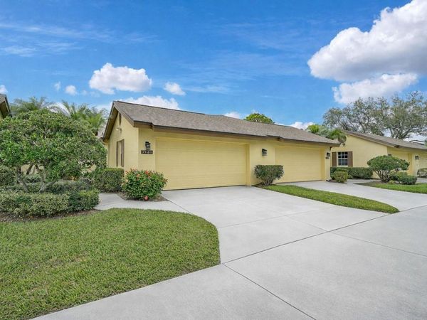 7146 LAKESIDE DRIVE, SARASOTA, FL 34243