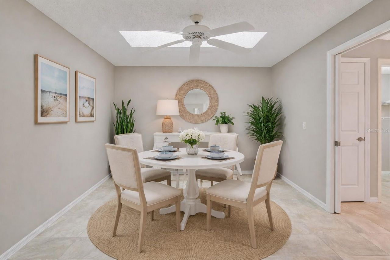 7146 Lakeside Drive, Sarasota, FL 34243 Photo