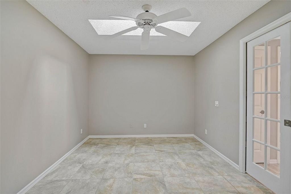 7146 Lakeside Drive, Sarasota, FL 34243 Photo