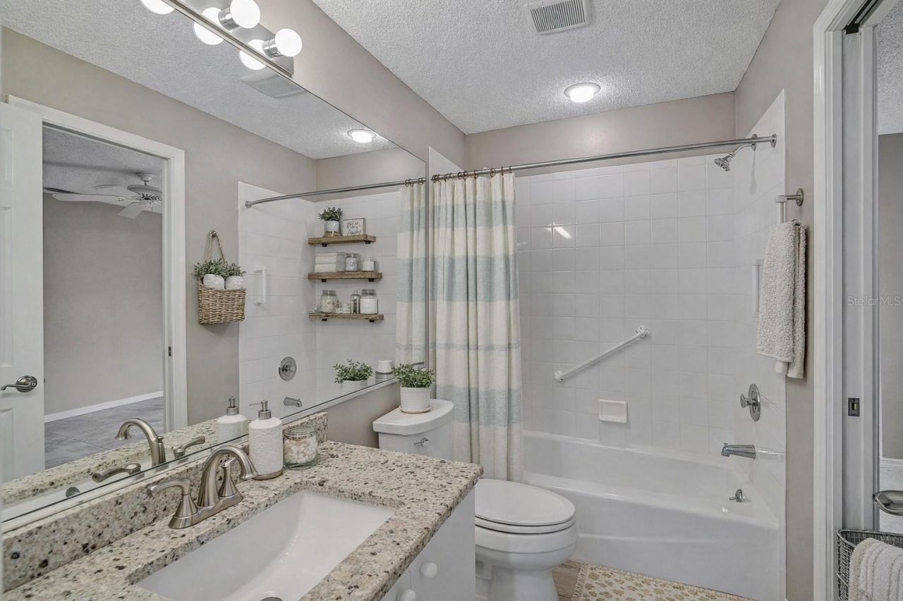 7146 Lakeside Drive, Sarasota, FL 34243 Photo