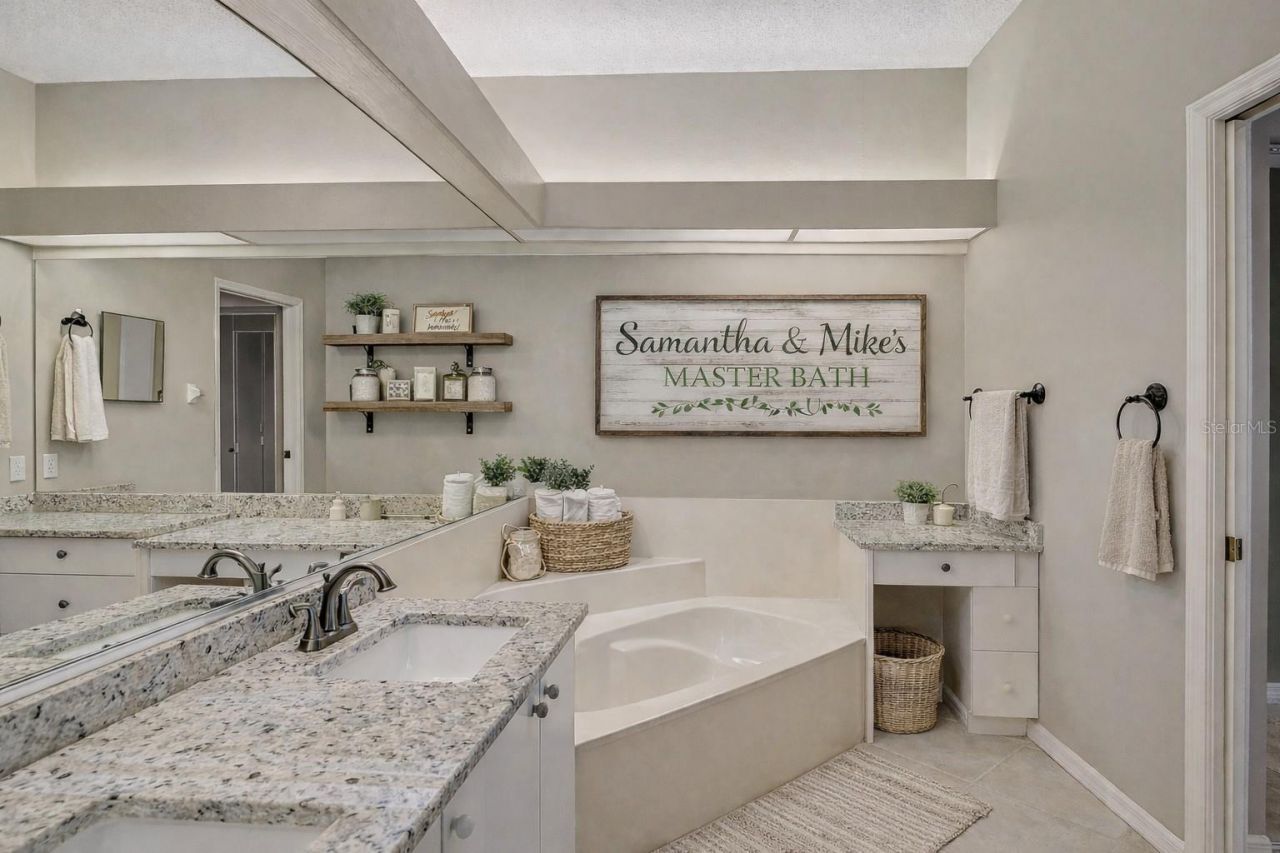 7146 Lakeside Drive, Sarasota, FL 34243 Photo